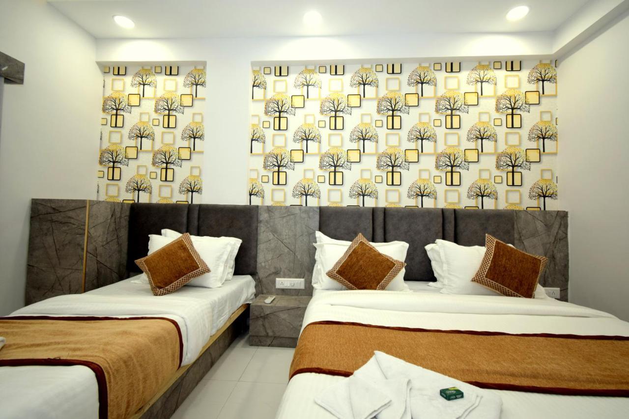 Hotel A1 Vastrapur Ahmedabad Buitenkant foto